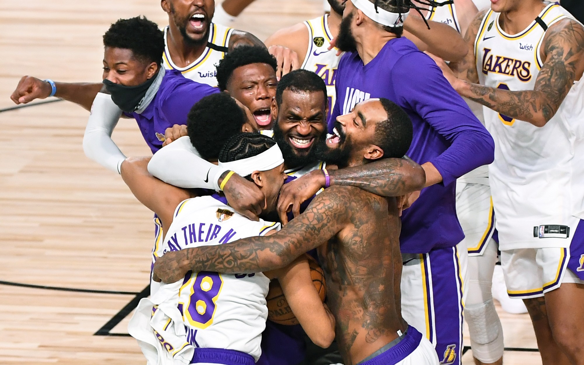 Los Angeles Lakers Championship Lebron Celebrates