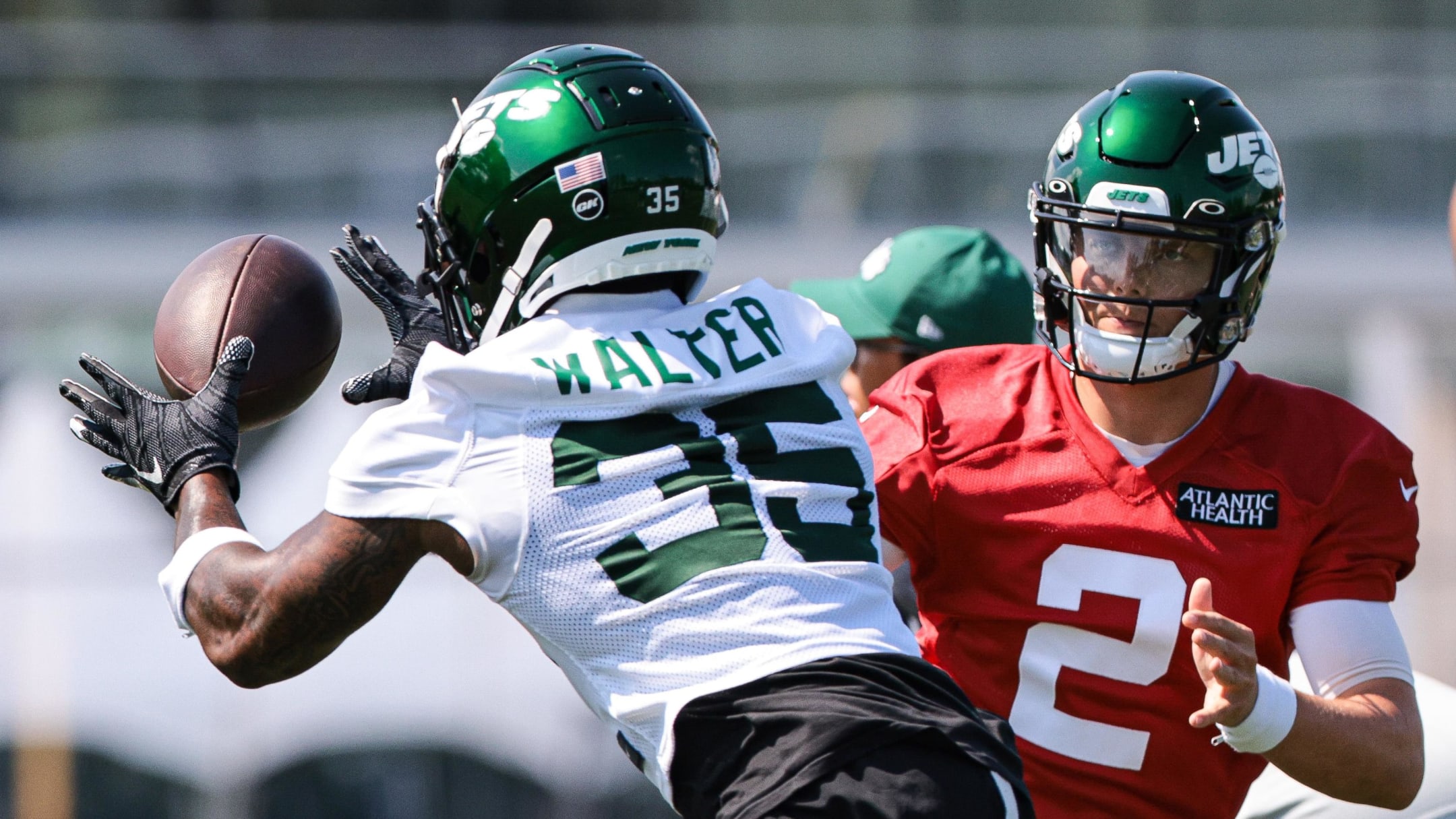 Jets Zach Wilson Tosses Ball To Austin Walter In Training Camp