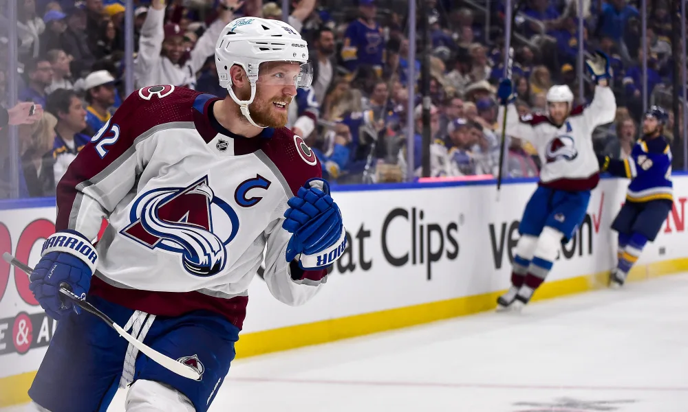 Avalanche destroy Lightning to take 2-0 series lead in Stanley Cup